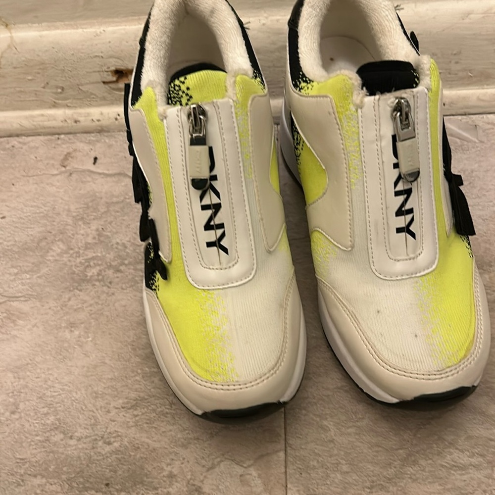 Women’s shoes